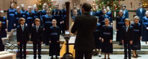Kinderchor singt in Kirche